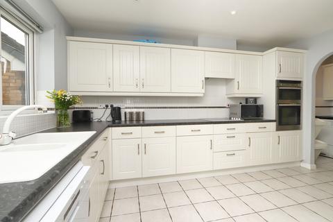 18 Howley Close, Irlam, Manchester, M44 6RY