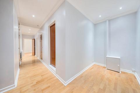 2 bedroom apartment to rent, Bulstrode Court, Gerrards Cross, SL9