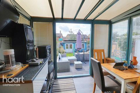 38 Petten Grove, Orpington, BR5 4PU