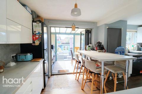 38 Petten Grove, Orpington, BR5 4PU