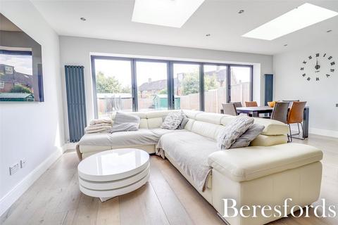 3 bedroom terraced house for sale, Knights Way, Brentwood, CM13