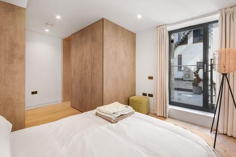 Flat 1, 93 Hackney Road, London, E2 8ET