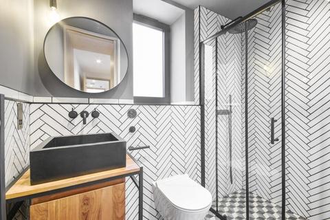 Flat 1, 93 Hackney Road, London, E2 8ET