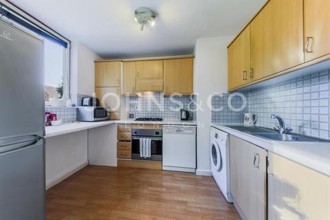 2 bedroom apartment to rent, Cape Yard, E1W