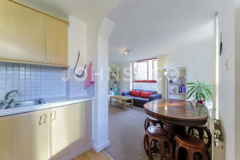 2 bedroom apartment to rent, Cape Yard, E1W
