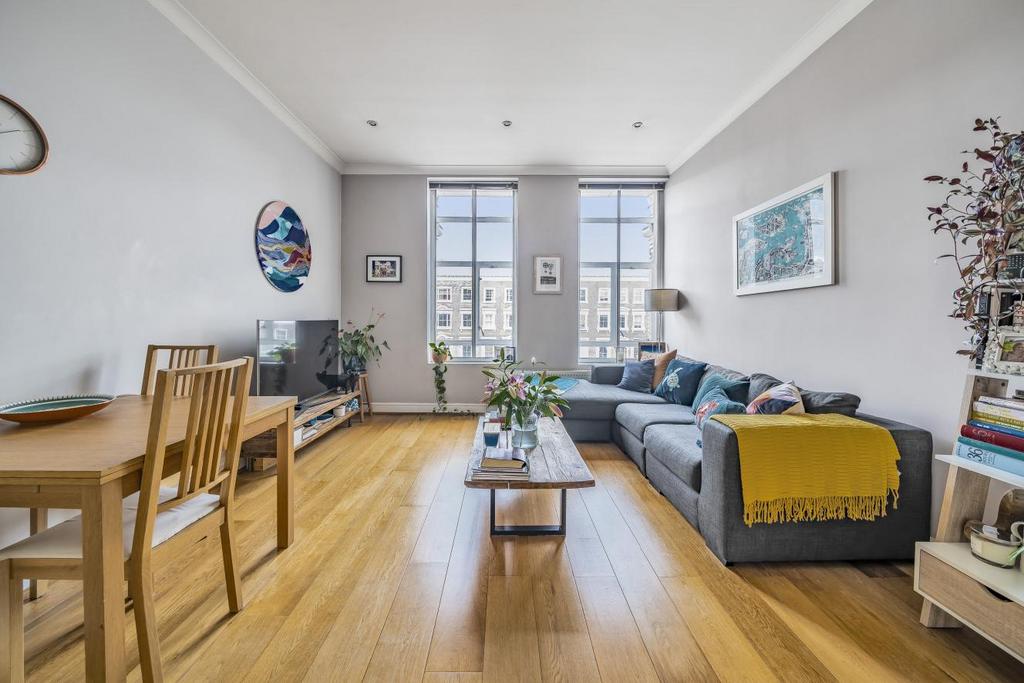 Brixton Road, Brixton 2 bed flat for sale £440,000