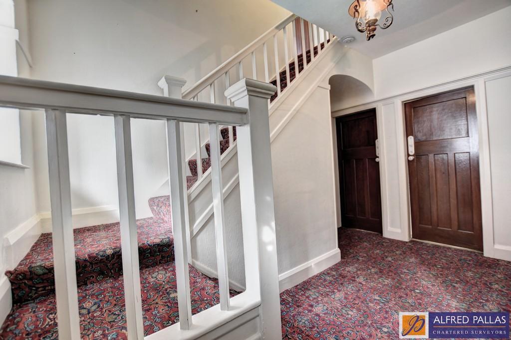 Newlands Avenue, Off Queen Alexandra Road 4 bed semidetached house for