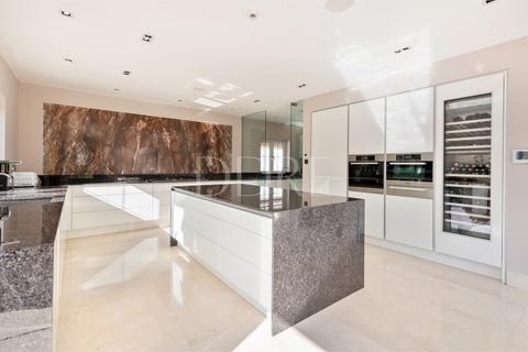8 bedroom detached house for sale, Anthony Close, London, NW7