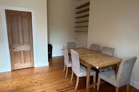 2 bedroom apartment to rent, Gray Street, Aberdeen