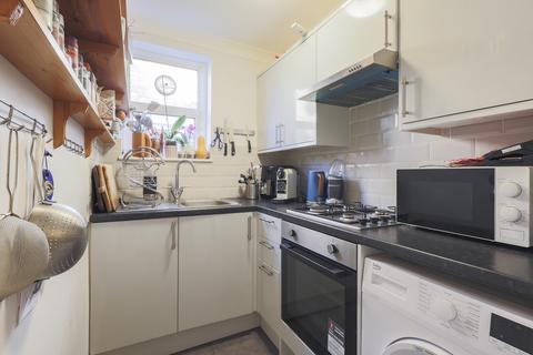 2 bedroom ground floor flat to rent - Parkhurst Road, New Southgate, London, N11