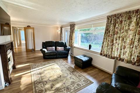 4 bedroom detached bungalow for sale, The Butts, Aynho