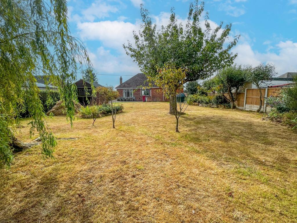 Kettleby Lane, Wrawby, North Lincolnshire, DN20 3 bed bungalow for sale