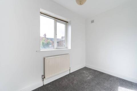 2 bedroom flat for sale - Chapter Road, Dollis Hill, London, NW2
