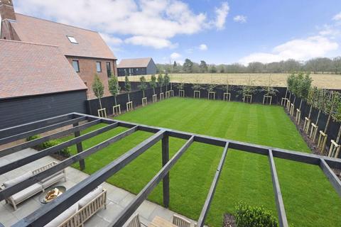 5 bedroom detached house for sale, Alfold Gardens, Cranleigh