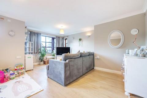 2 bedroom apartment for sale, Allder Way, South Croydon