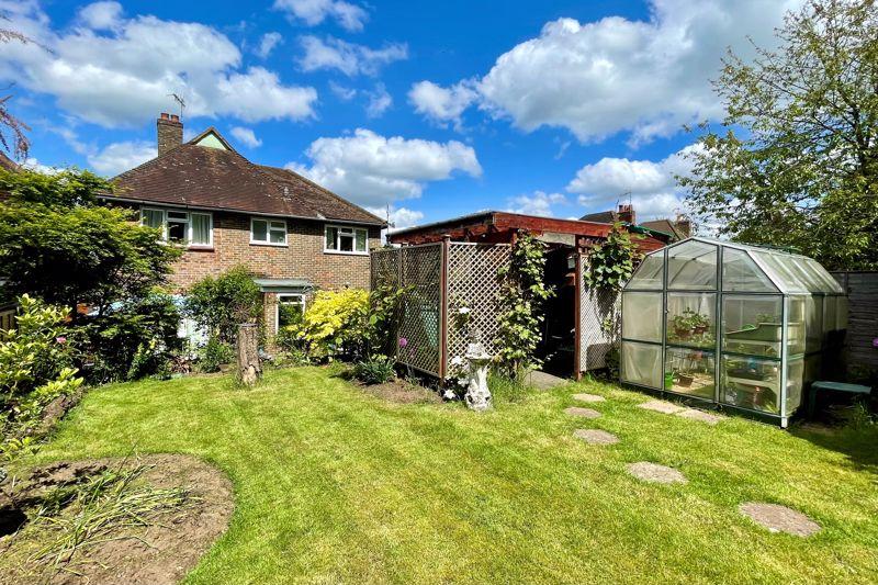 Catteshall Lane, Godalming 4 bed detached house for sale £750,000