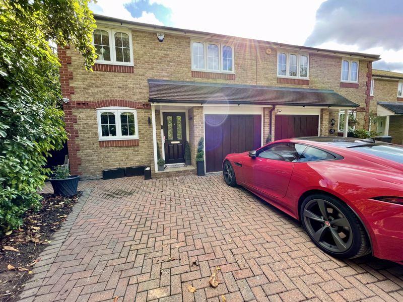 Hibberts Meadow, Wooburn Green HP10 3 bed semidetached house for sale