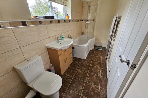 16 Hall Close, Whissendine, Oakham, LE15 7HN