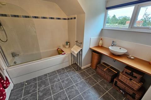 16 Hall Close, Whissendine, Oakham, LE15 7HN
