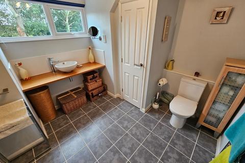 16 Hall Close, Whissendine, Oakham, LE15 7HN