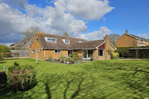 5 bedroom detached house for sale, Hall Close, Whissendine