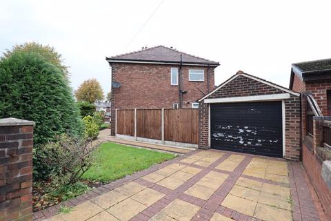 2 Derek Avenue, Warrington, WA2 0ES