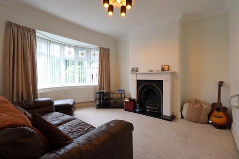 2 Derek Avenue, Warrington, WA2 0ES