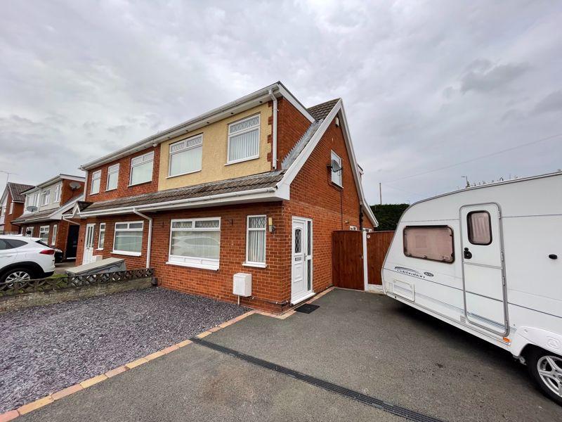 Ffordd Wrexham 3 bed semidetached house for sale £200,000