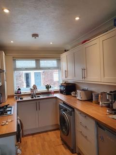 2 bedroom apartment to rent, Caudle Street, Henfield