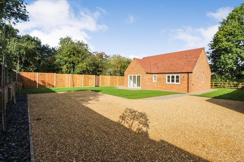 Willington Road, Bedford MK44 2 bed detached bungalow for sale £450,000