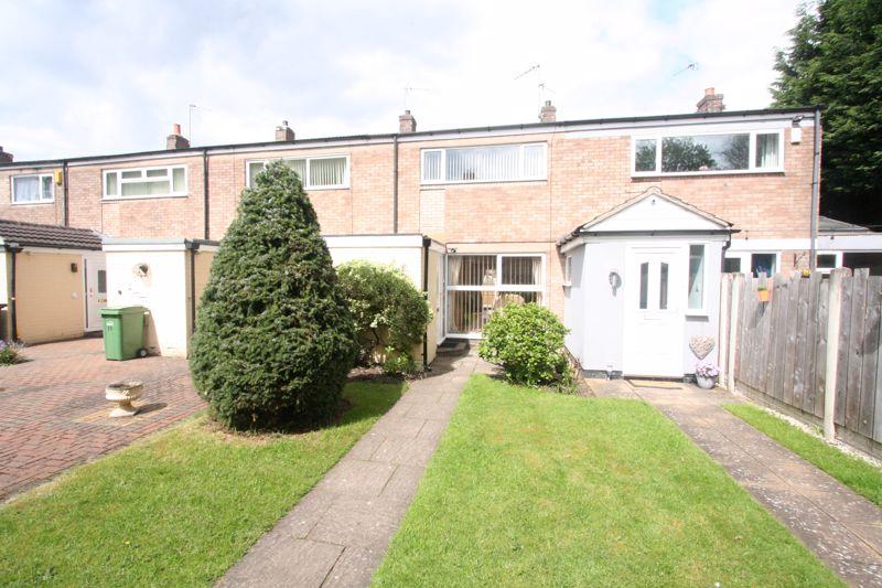 Heathfield Gardens, Stourbridge DY8 2 bed terraced house £175,000