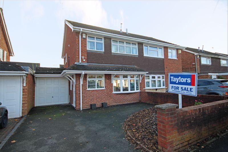 Marine Crescent, Stourbridge DY8 3 bed semidetached house for sale £258,500