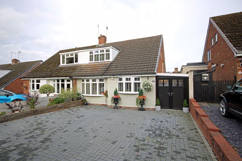 Clent View Road, Stourbridge DY8 3 bed semidetached bungalow for sale