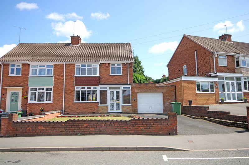 Oak Park Road, Stourbridge DY8 3 bed semidetached house for sale £