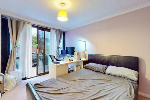 3 bedroom flat for sale, 109 Earls Court Road, london, SW5 9RP