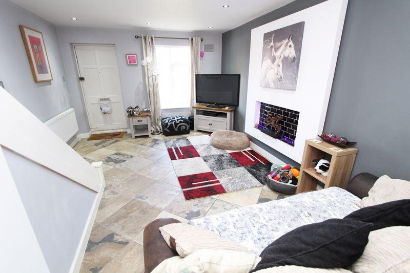 Bisell Way, Brierley Hill DY5 2 bed semidetached house £47,000