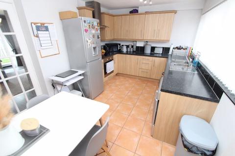 3 bedroom end of terrace house for sale, Winding Mill North, Brierley Hill DY5