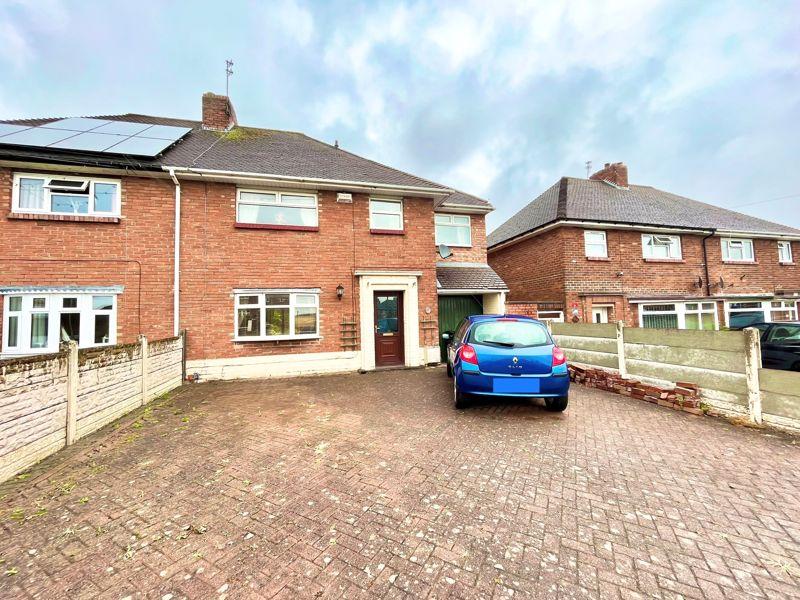 Newland Grove, Dudley DY2 5 bed semidetached house for sale £270,000