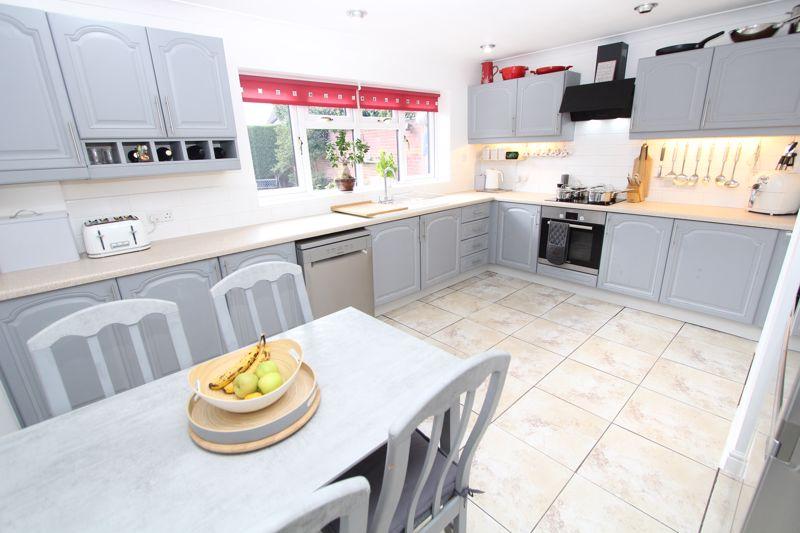 Monarch Way, Dudley DY2 4 bed detached house for sale £410,000