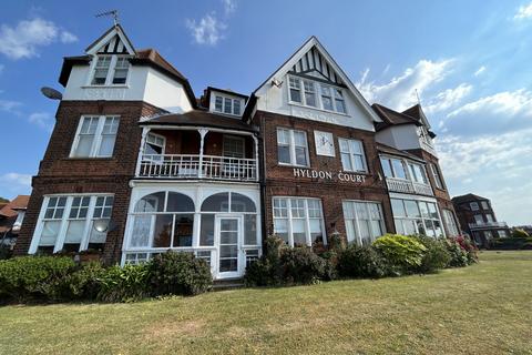 2 bedroom apartment to rent, Wolsey Gardens, Felixstowe