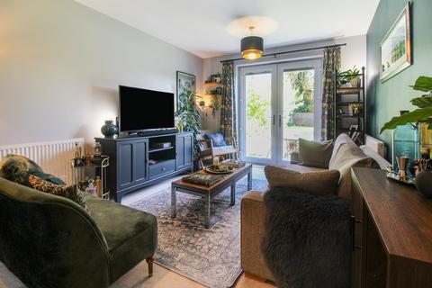 Flat 4, 3 Elvian Close, Reading, RG30 3FP