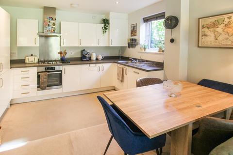 Flat 4, 3 Elvian Close, Reading, RG30 3FP