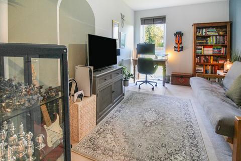 Flat 4, 3 Elvian Close, Reading, RG30 3FP