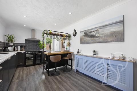 5 Lea Side, West Mersea, Colchester, CO5 8PL
