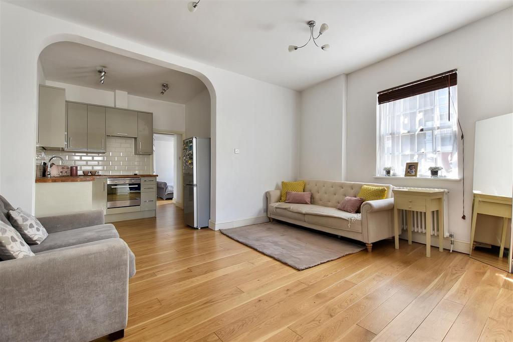 Landor Road, Clapham 1 bed apartment £1,750 pcm (£404 pw)