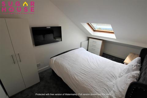 2 bedroom apartment to rent, Burley Road, Hyde Park, Leeds, LS3 1JX