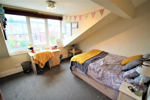 3 bedroom apartment to rent, Grimthorpe Street, Headingley, Leeds, LS6 3JU