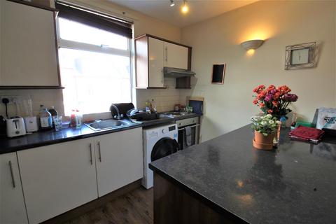 3 bedroom apartment to rent, Grimthorpe Street, Headingley, Leeds, LS6 3JU