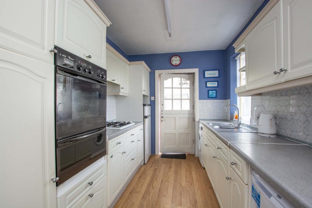 Victoria Crescent, Horsforth, Leeds, West Yorkshire 3 bed semidetached