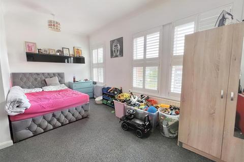 39b Borthwick Road, London, E15 1UD